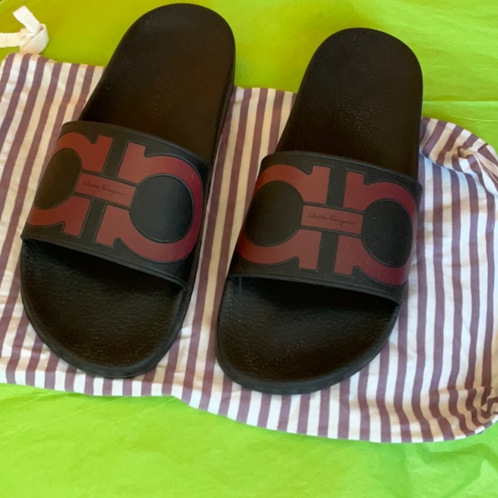 SALVATORE FERRAGAMO 'Groove' Black Sandals sz10M
